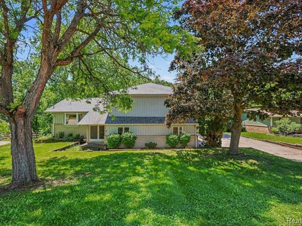 1457 W Avon Road, Rochester Hills, MI 48309