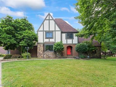 7739 Starcliff Avenue NW, North Canton, OH 44720