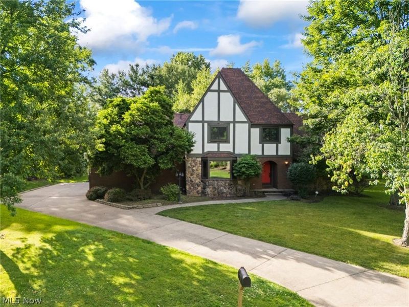 7739 Starcliff Avenue NW, North Canton, OH 44720 Photo 2