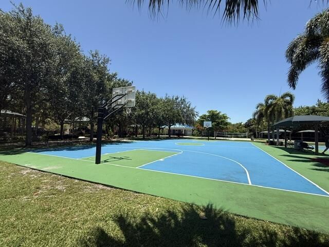 692 W Palm Aire Drive, Pompano Beach, FL 33069 Photo