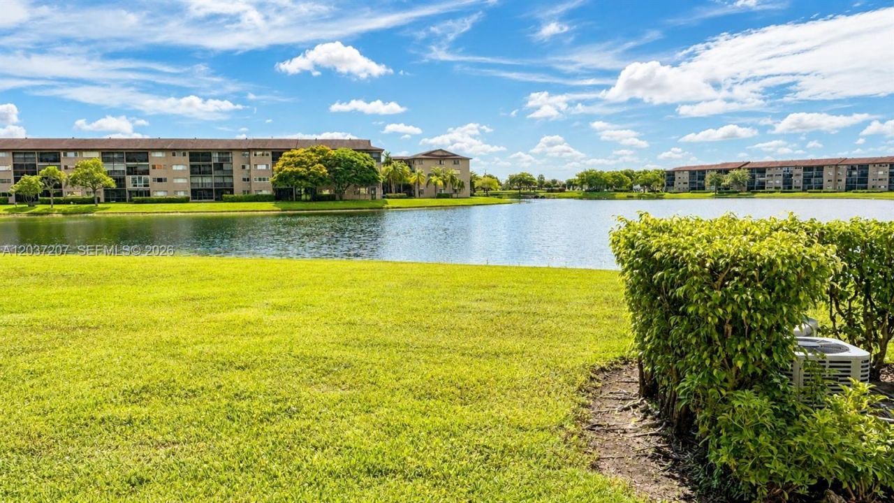 901 SW 141st Ave, Unit 111M, Pembroke Pines, FL 33027 Photo