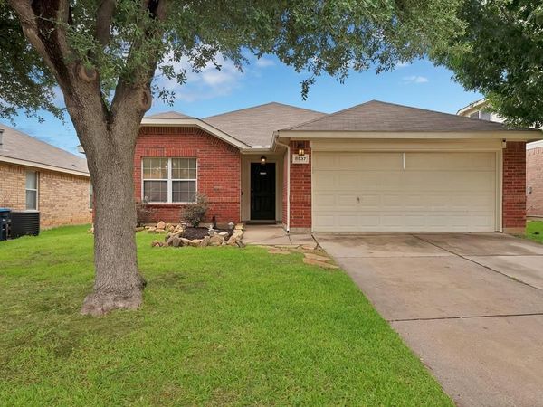 8537 Cactus Flower Drive, Fort Worth, TX 76131