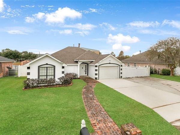 203 WILSON Street , Belle Chasse, LA 70037