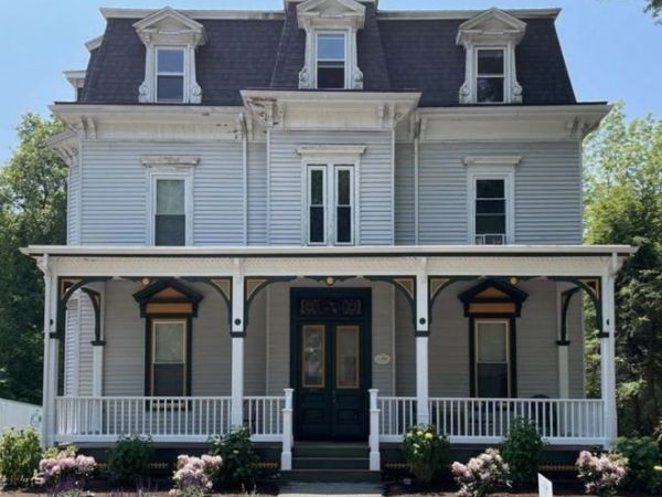 200 Church St, Unit 3, Newton, MA 02458