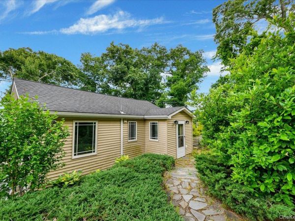 6 Deer Trail N, Greenwood Lake, NY 10925