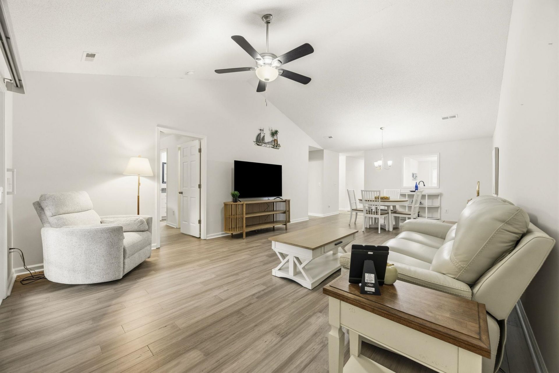 4508 Greenbriar Dr.  Photo 6