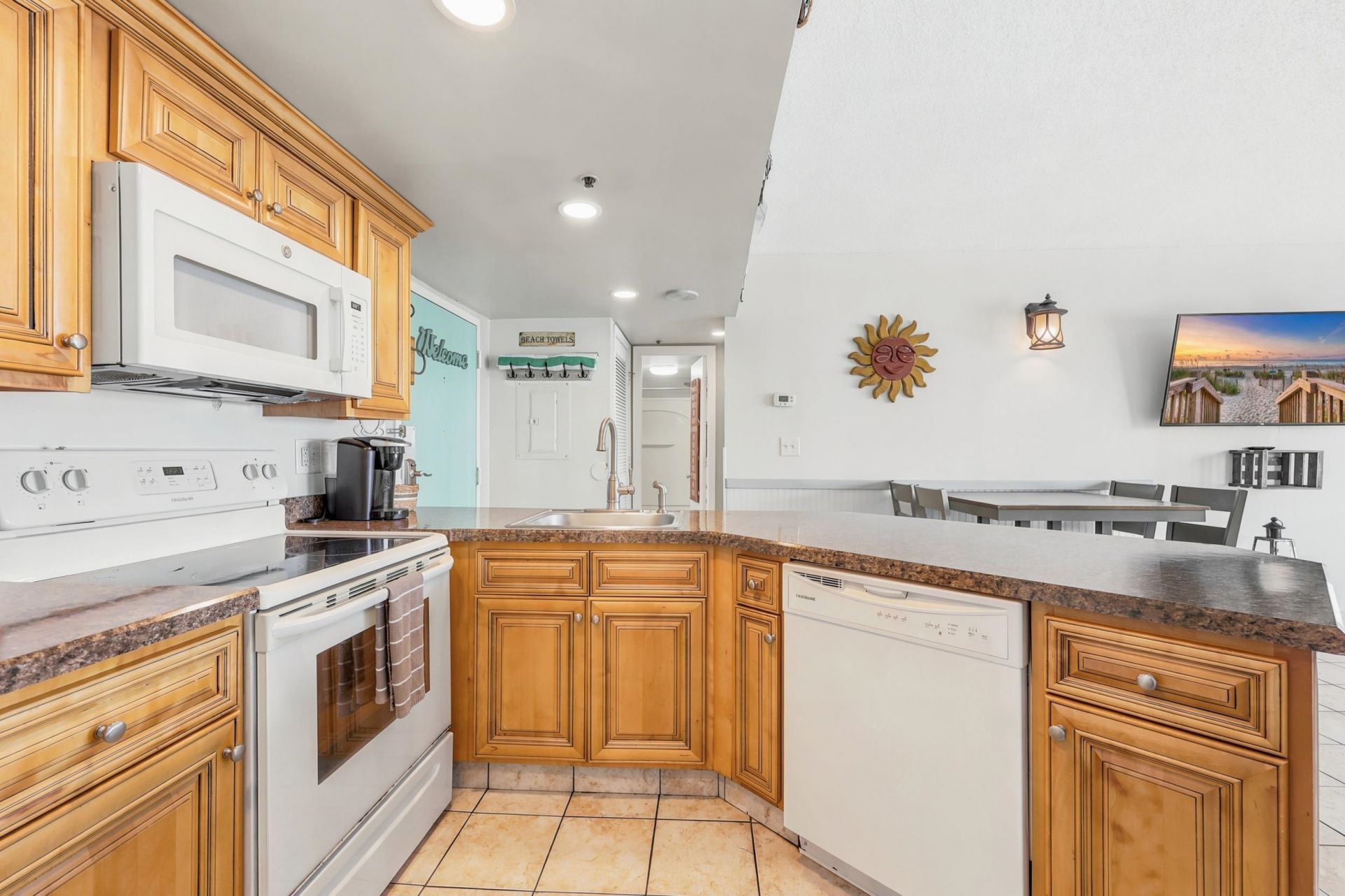 1605 S Ocean Blvd.  Photo 7