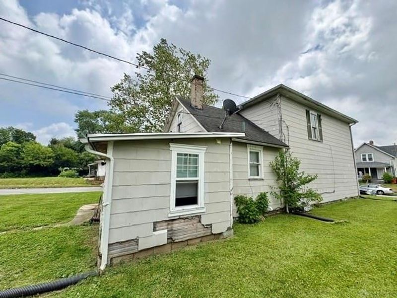 402 W Johnny Lytle Avenue, Springfield, OH 45506 Photo 3