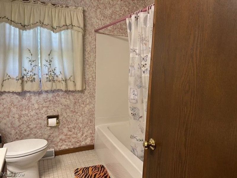 8639 Candlewood Avenue NW, North Canton, OH 44720 Photo 13