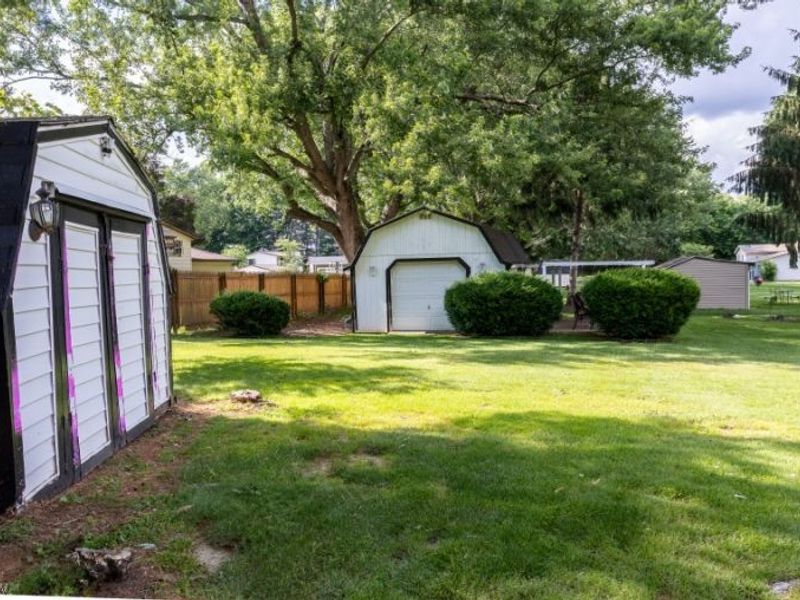 8639 Candlewood Avenue NW, North Canton, OH 44720 Photo 3