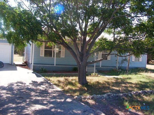 716 Persimmon Pass , Fischer, TX 78623
