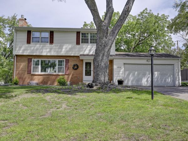 8930 23rd Avenue N, Golden Valley, MN 55427