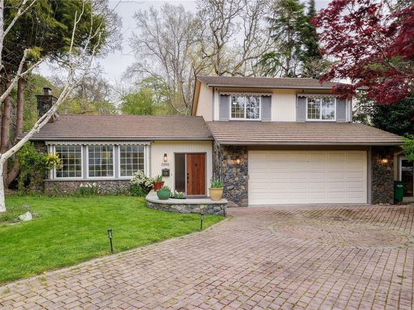 3995 Resolute Pl , Saanich, BC V8X 4L5
