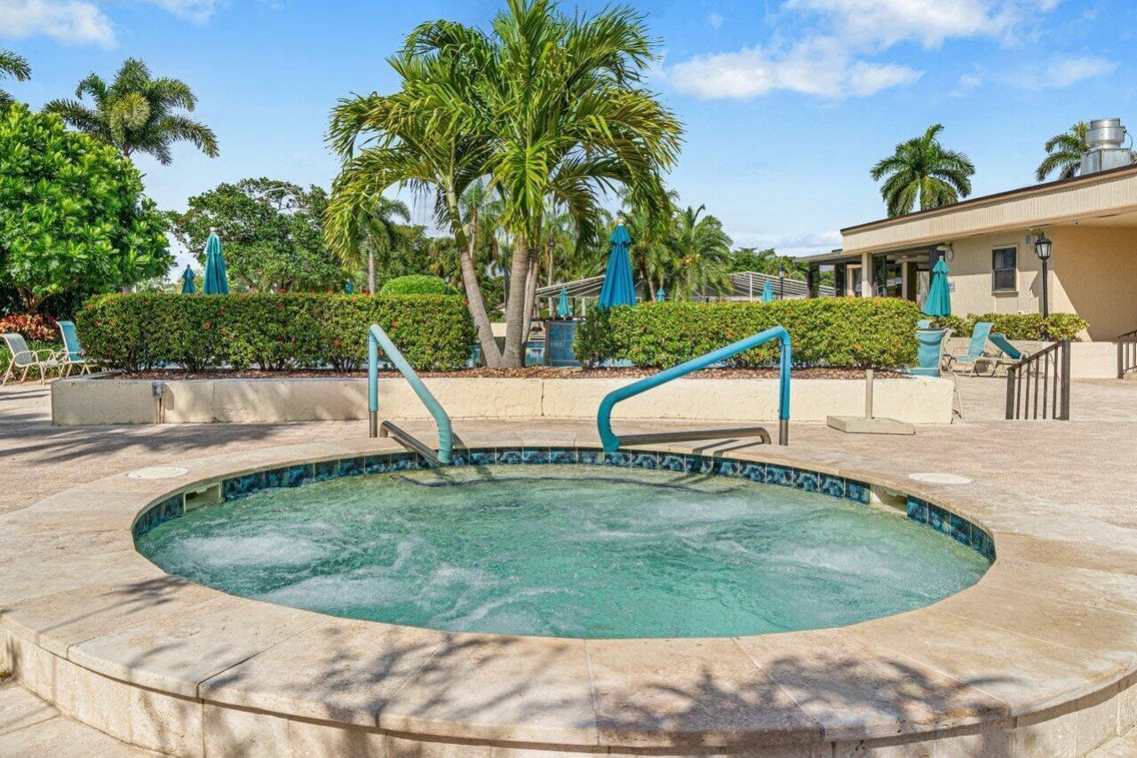 5087 Oakhill Lane, Delray Beach, FL 33484 Photo