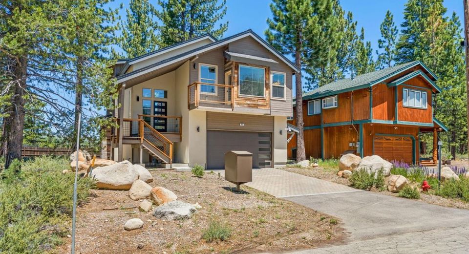 847 Cirugu Street, South Lake Tahoe, CA 96150 Photo