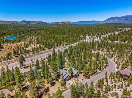 847 Cirugu Street, South Lake Tahoe, CA 96150 Photo