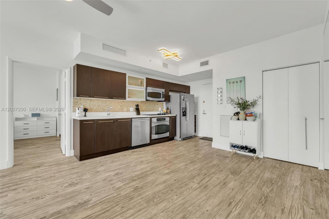 90 SW 3rd St , Unit 4303, Miami, FL 33130 Photo