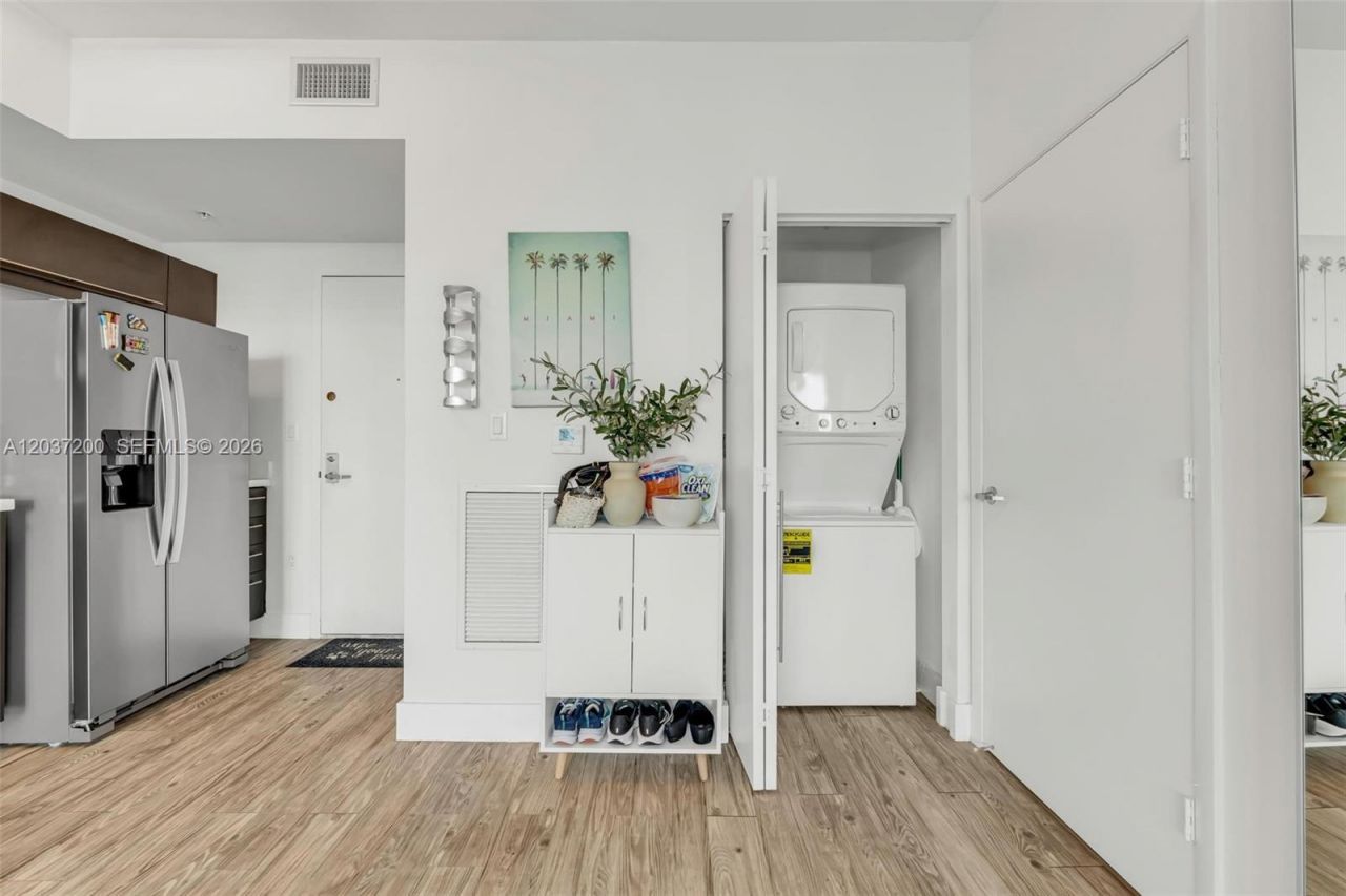 90 SW 3rd St , Unit 4303, Miami, FL 33130 Photo