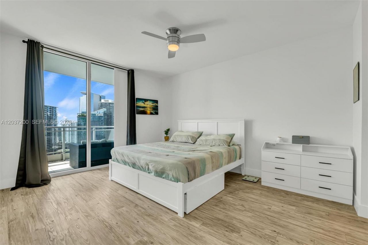 90 SW 3rd St , Unit 4303, Miami, FL 33130 Photo