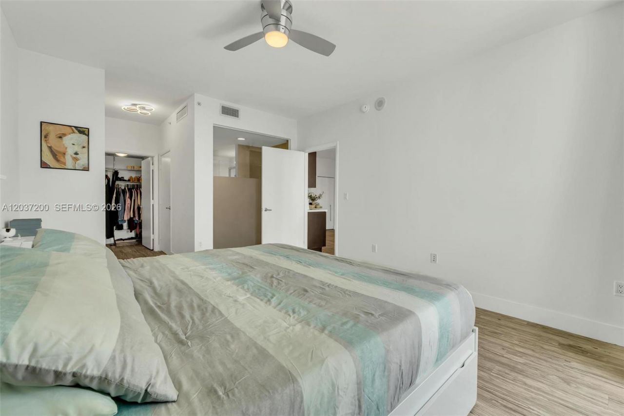 90 SW 3rd St , Unit 4303, Miami, FL 33130 Photo