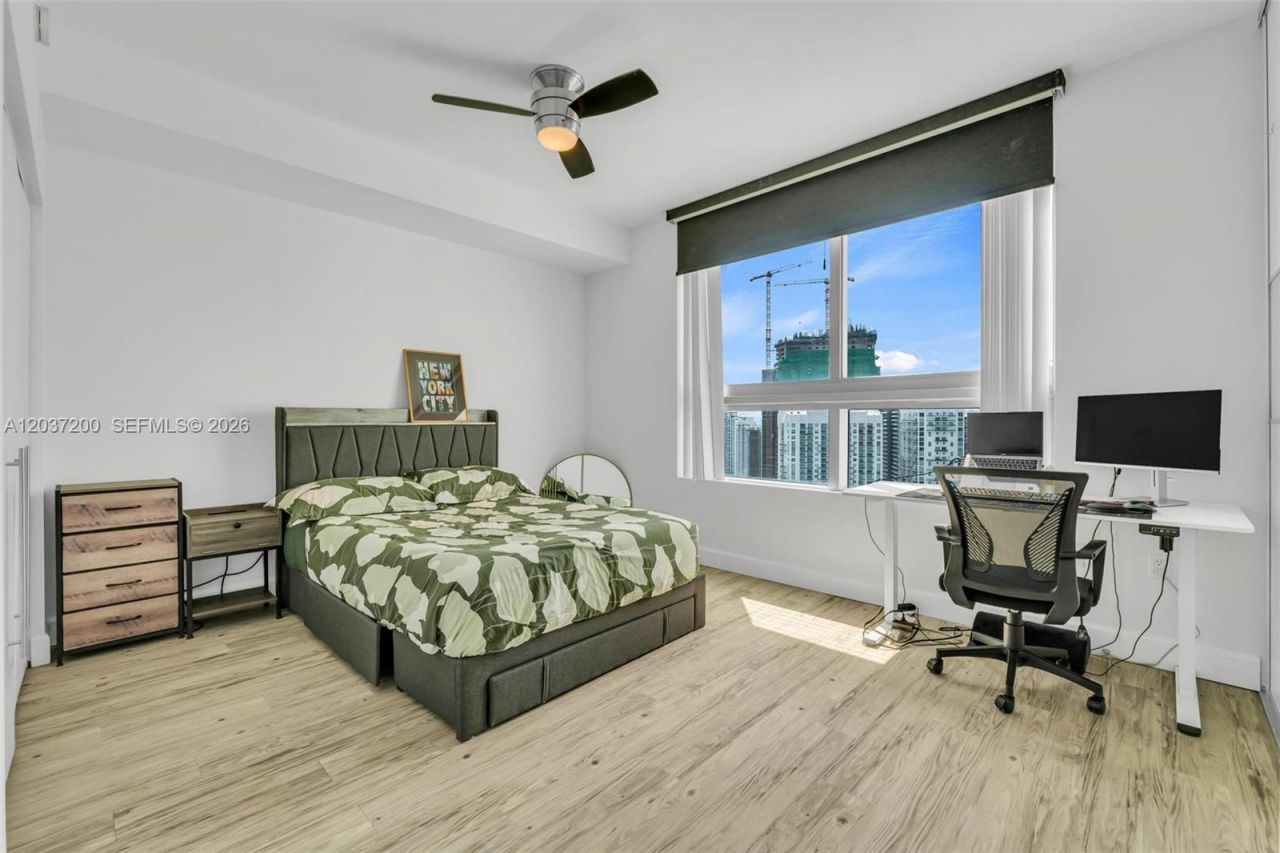 90 SW 3rd St , Unit 4303, Miami, FL 33130 Photo
