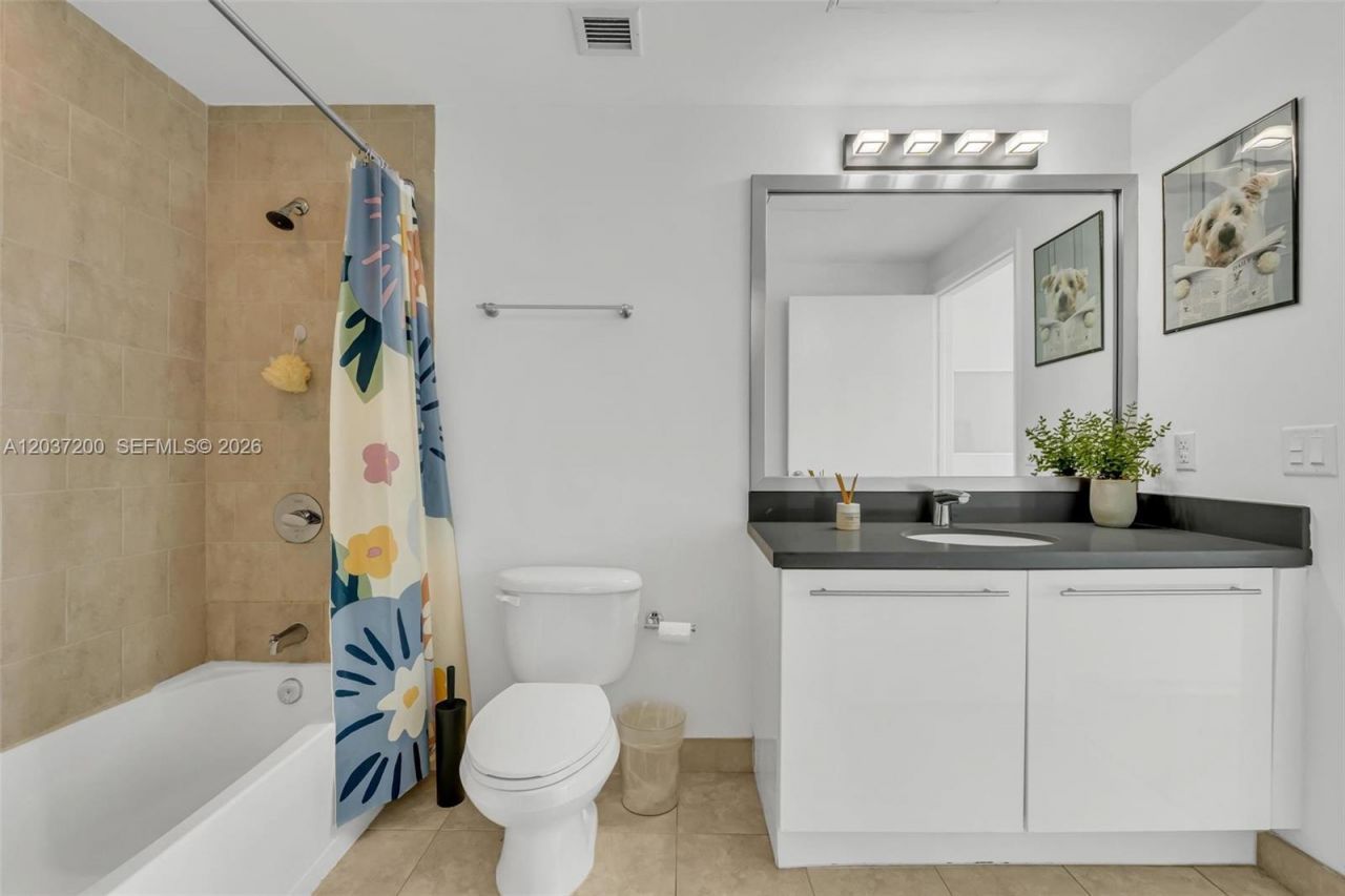 90 SW 3rd St , Unit 4303, Miami, FL 33130 Photo