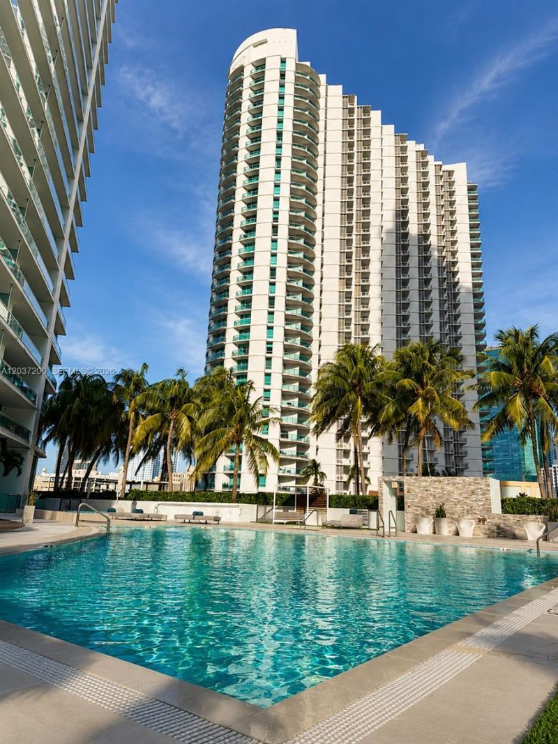 90 SW 3rd St , Unit 4303, Miami, FL 33130 Photo