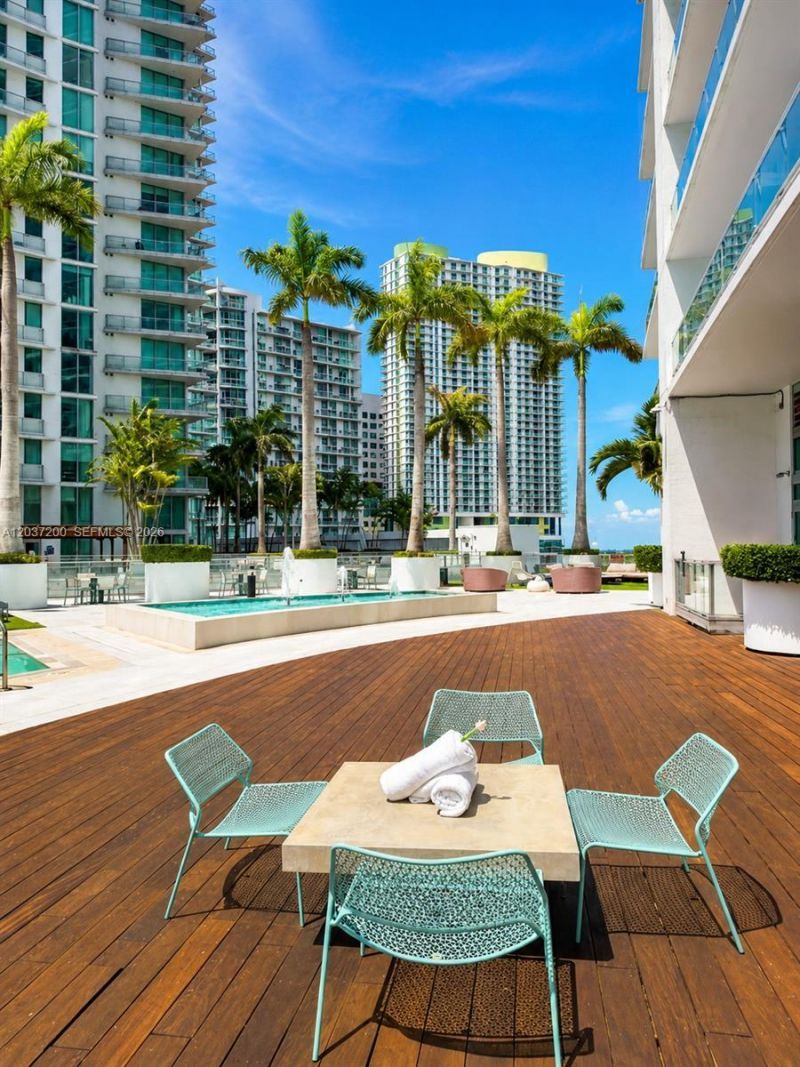 90 SW 3rd St , Unit 4303, Miami, FL 33130 Photo