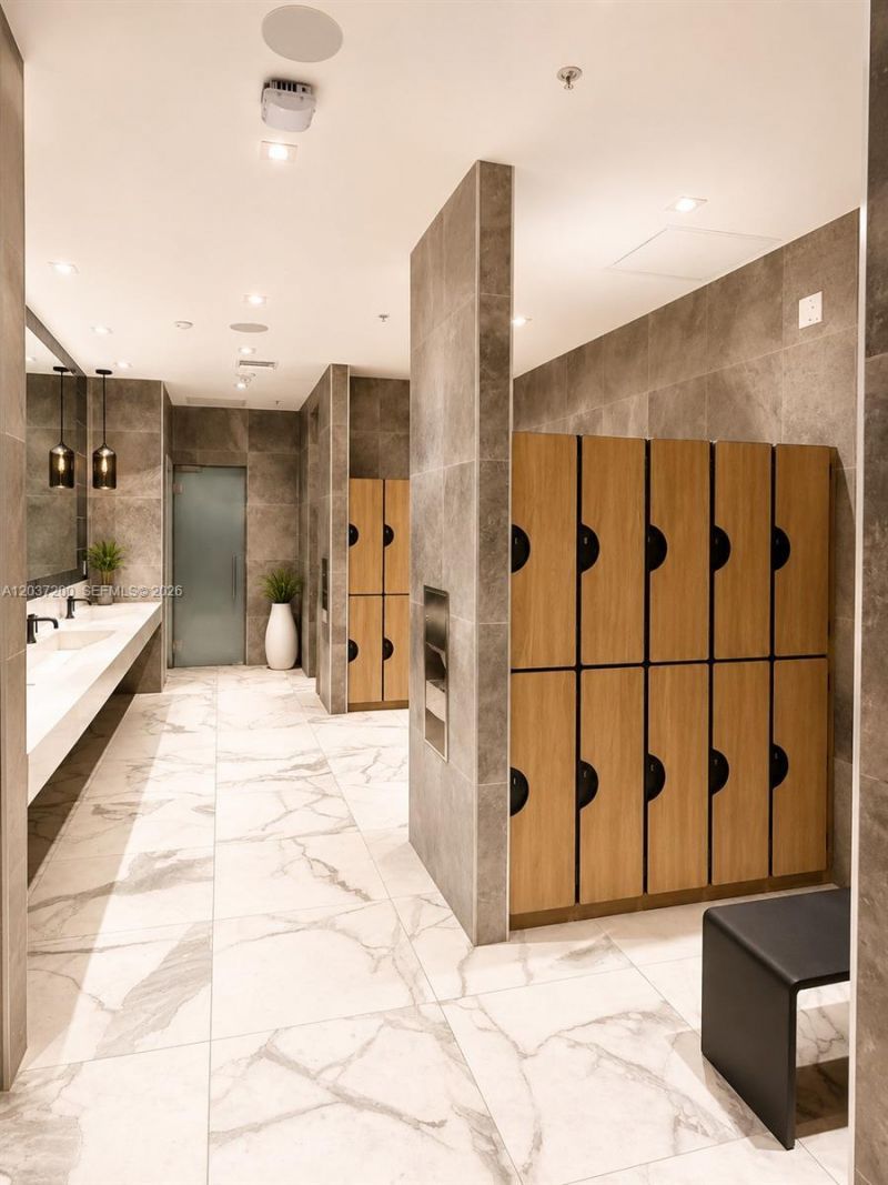 90 SW 3rd St , Unit 4303, Miami, FL 33130 Photo