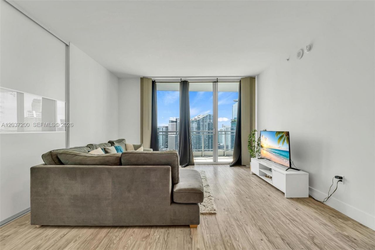 90 SW 3rd St , Unit 4303, Miami, FL 33130 Photo
