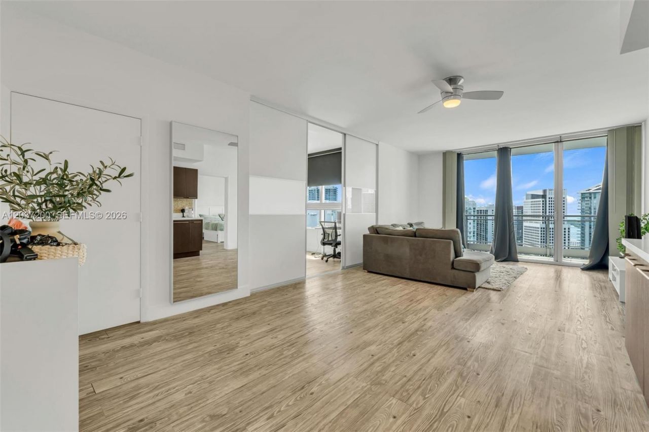90 SW 3rd St , Unit 4303, Miami, FL 33130 Photo