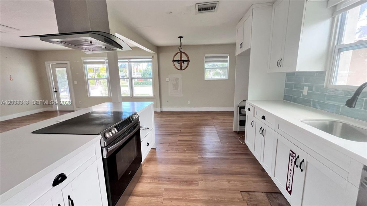 1031 Hollywood Blvd , Hollywood, FL 33019 Photo