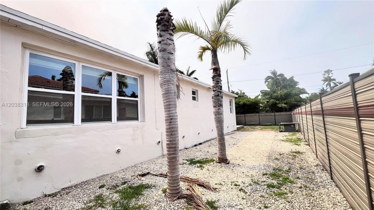 1031 Hollywood Blvd , Hollywood, FL 33019 Photo