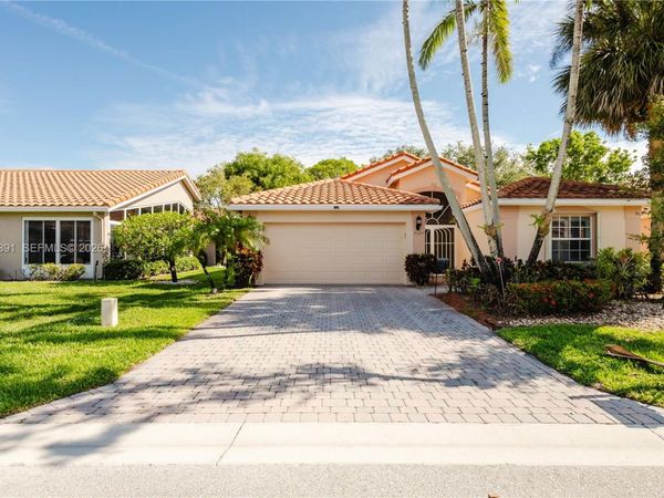 7577 Caprio Dr, Boynton Beach, FL 33472
