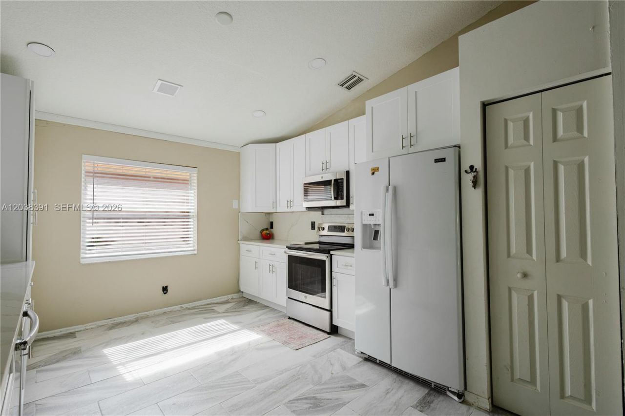 7577 Caprio Dr, Boynton Beach, FL 33472 Photo