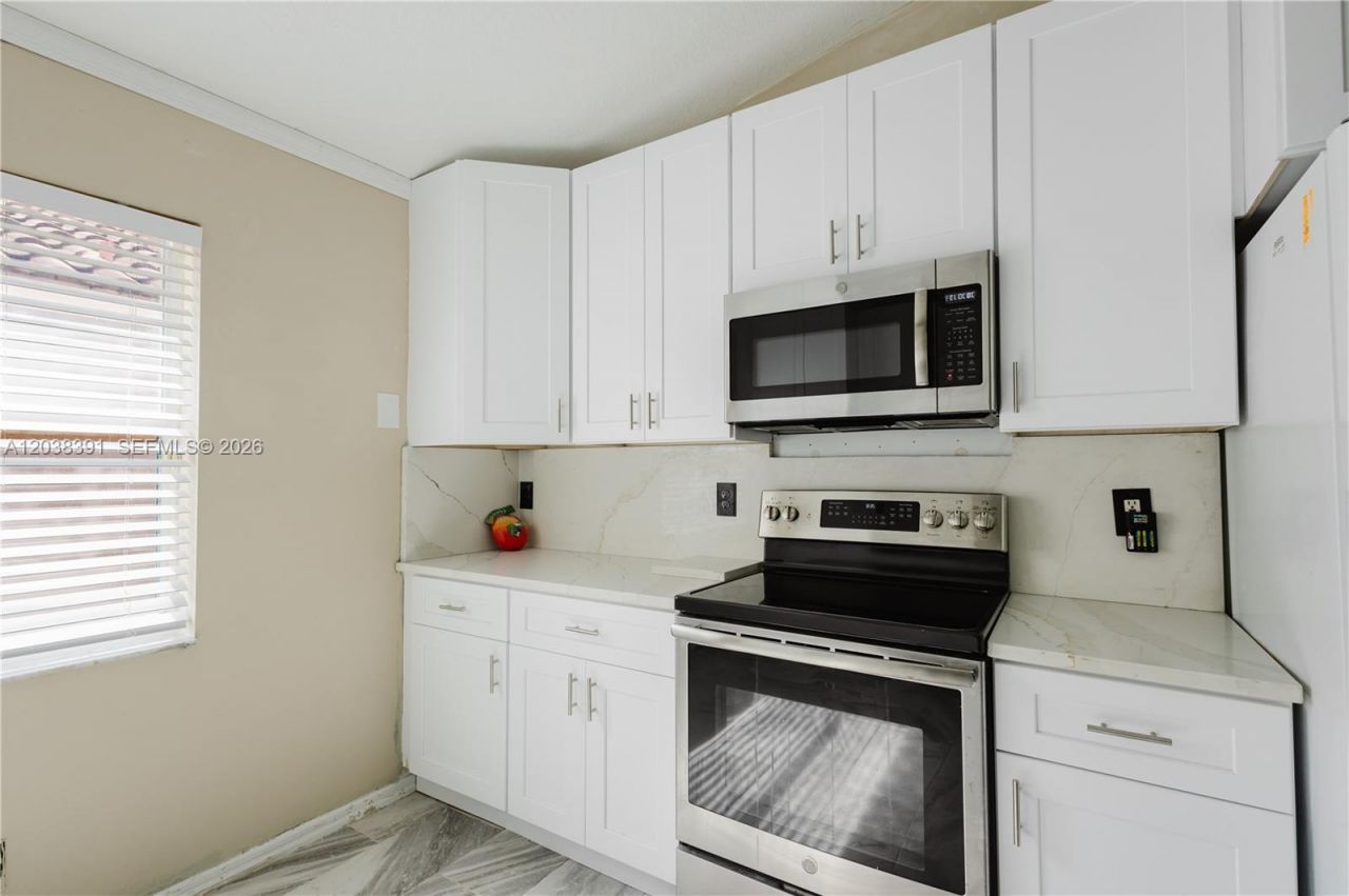 7577 Caprio Dr, Boynton Beach, FL 33472 Photo