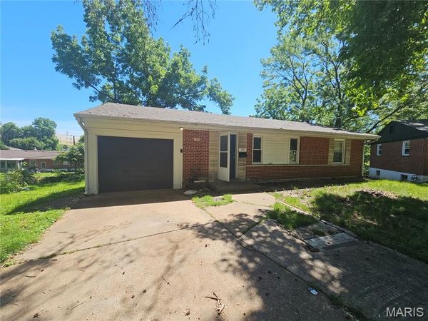 102 Florwood Court , St Louis, MO 63135