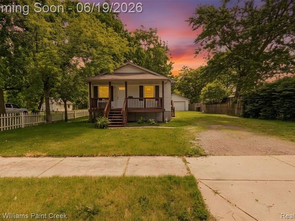 282 Clinton Street, Romeo Vlg, MI 48065