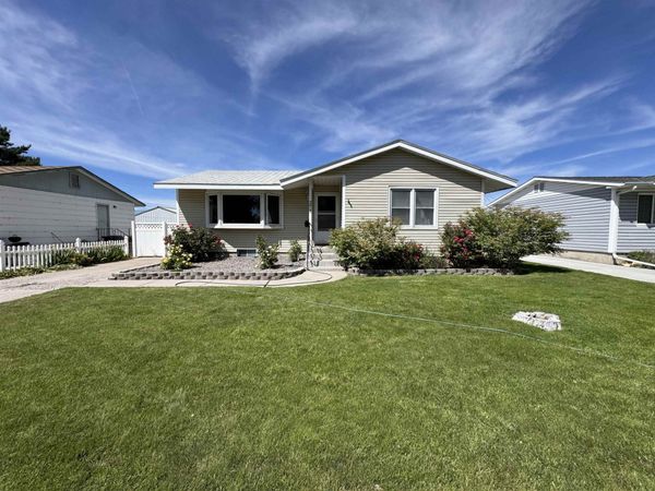 275 Washington, American Falls, ID 83211