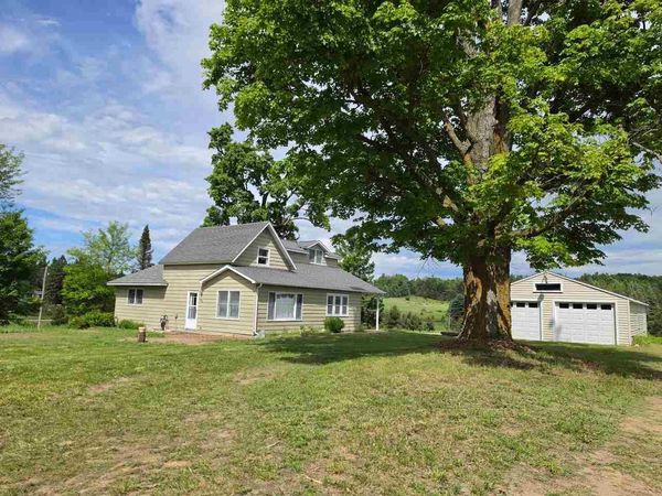7249 S State Road, Harbor Springs, MI 49740