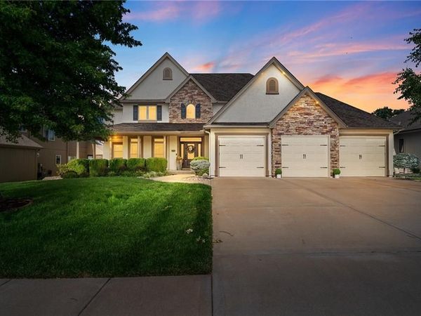 12775 N Apple Blossom Drive, Platte City, MO 64079