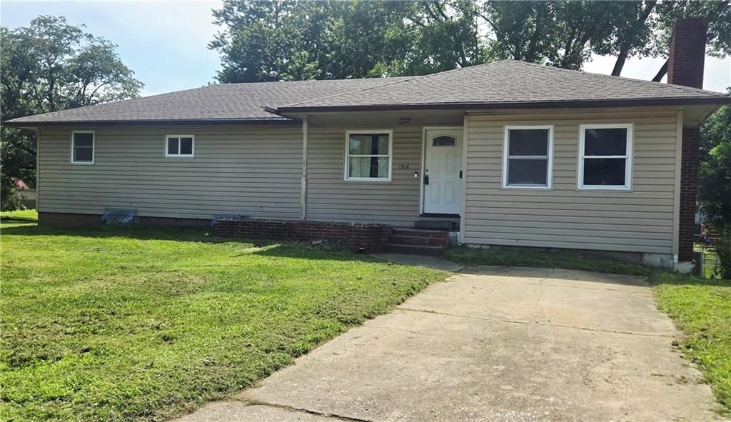 1916 S Stilwell Street, Pittsburg, KS 66762 Main Photo