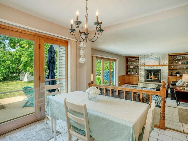 10 LAMPLIGHTER Way, Madison, WI 53714