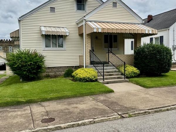 1032 MORTON AVE., Moundsville, WV 26041