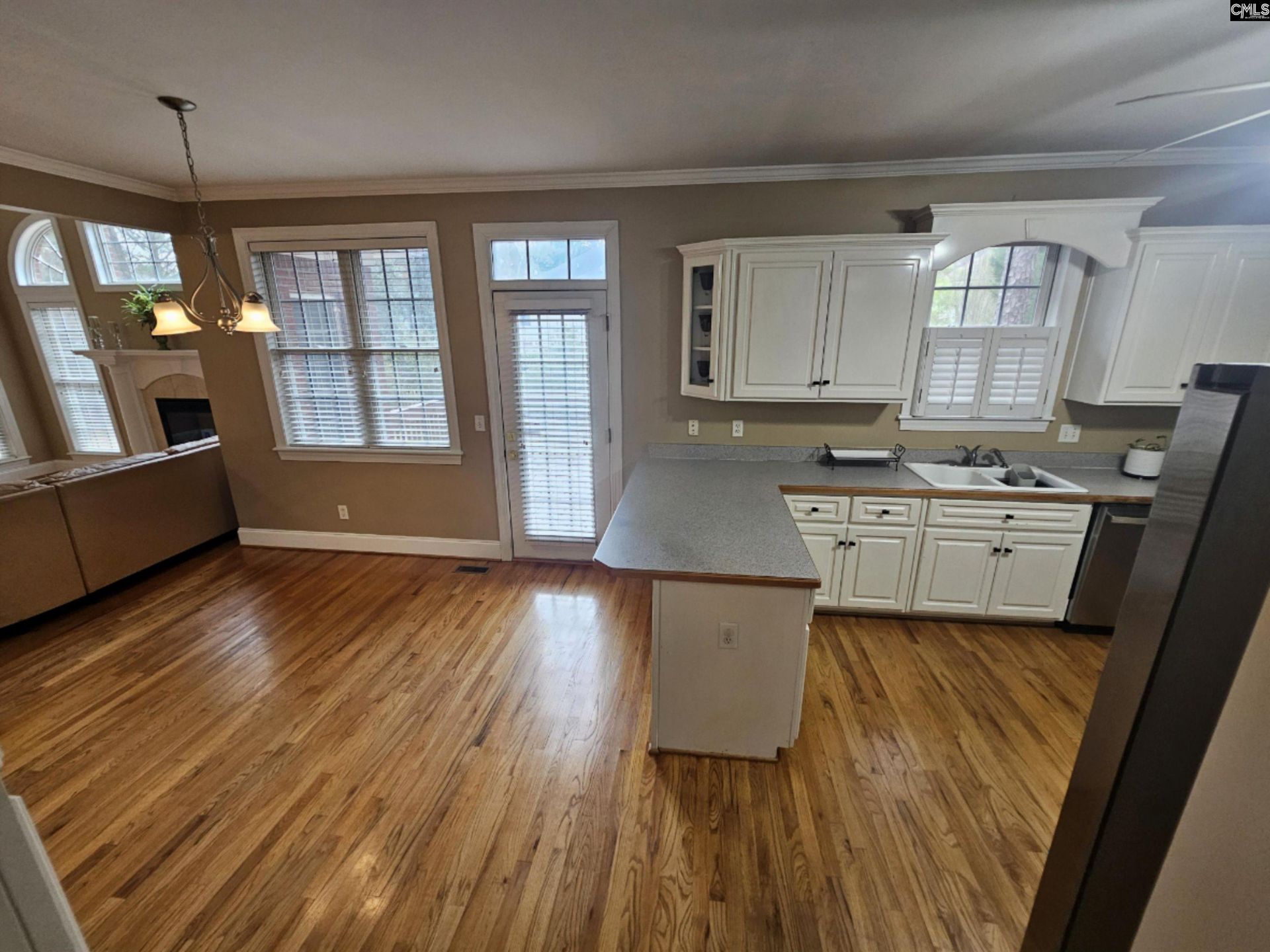 106 Arbor Place Drive  Photo 12