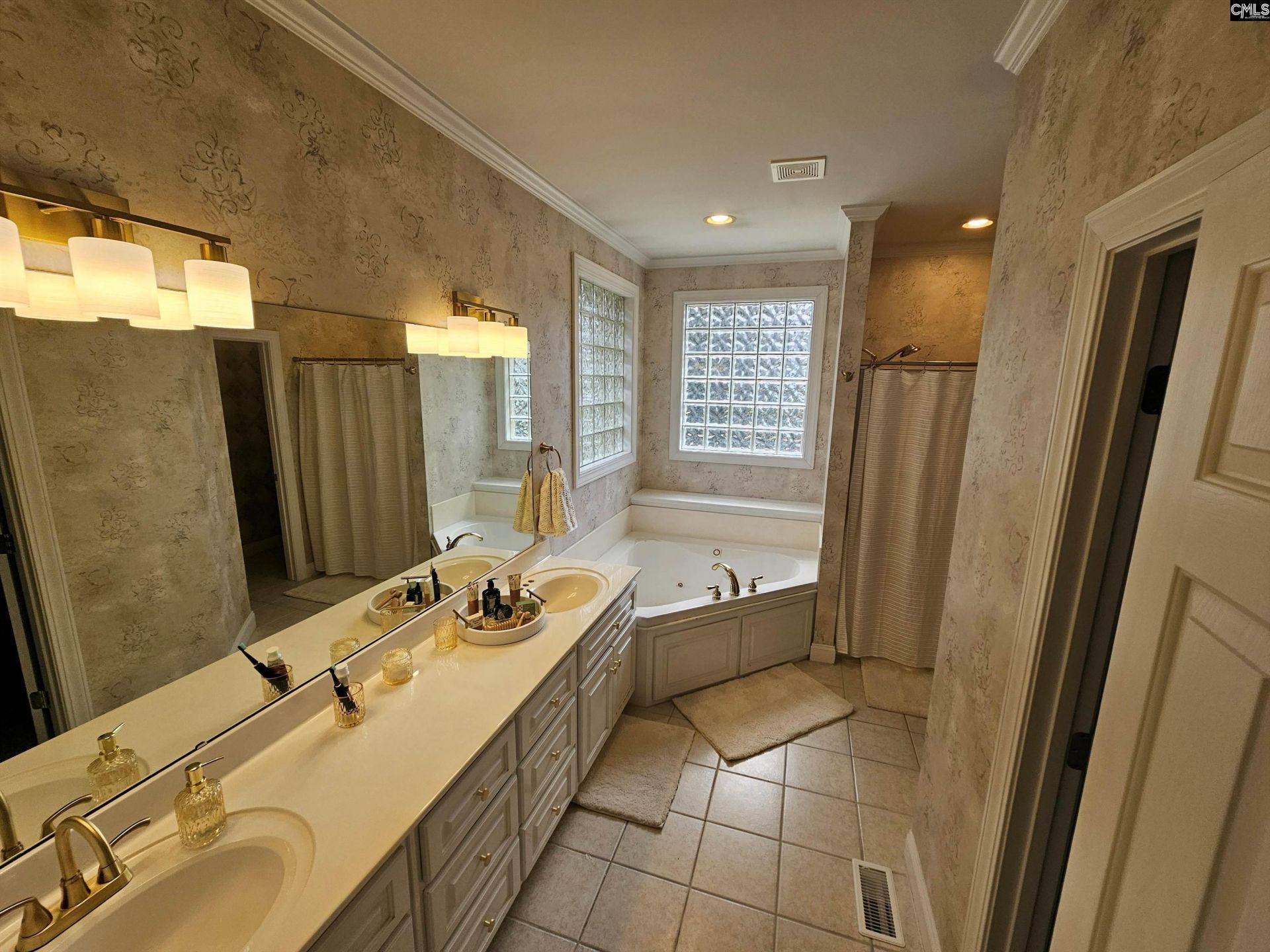 106 Arbor Place Drive  Photo 21