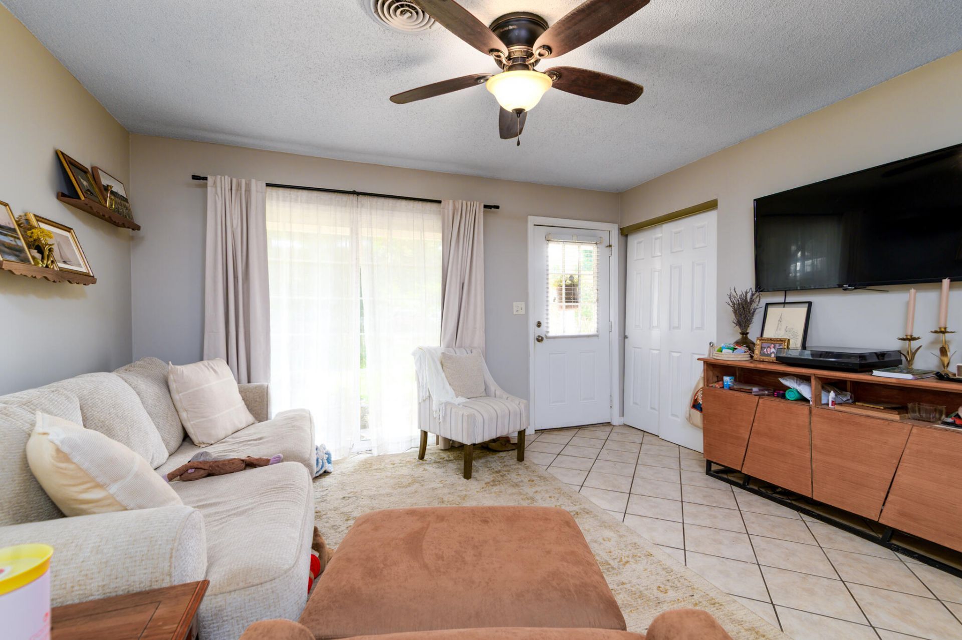 1521 Brookbank Avenue Photo 6