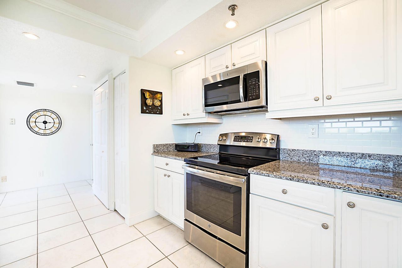 2917 S Ocean Boulevard, Unit 405, Highland Beach, FL 33487 Photo