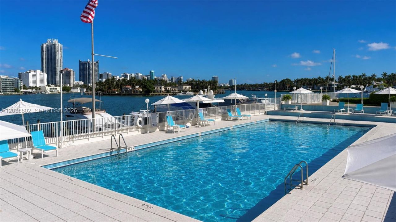 900 Bay Dr, Unit 424, Miami Beach, FL 33141 Photo
