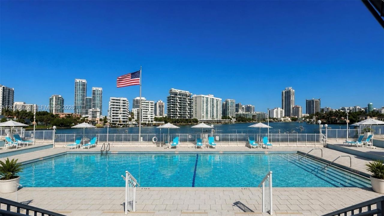 900 Bay Dr, Unit 424, Miami Beach, FL 33141 Photo